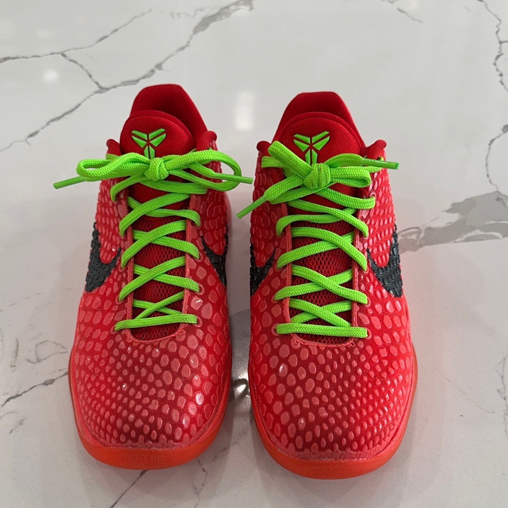 Nike Kobe 6 Proto Reverse Grinch Sneaker